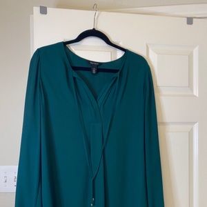 Large- White House White Market Green blouse